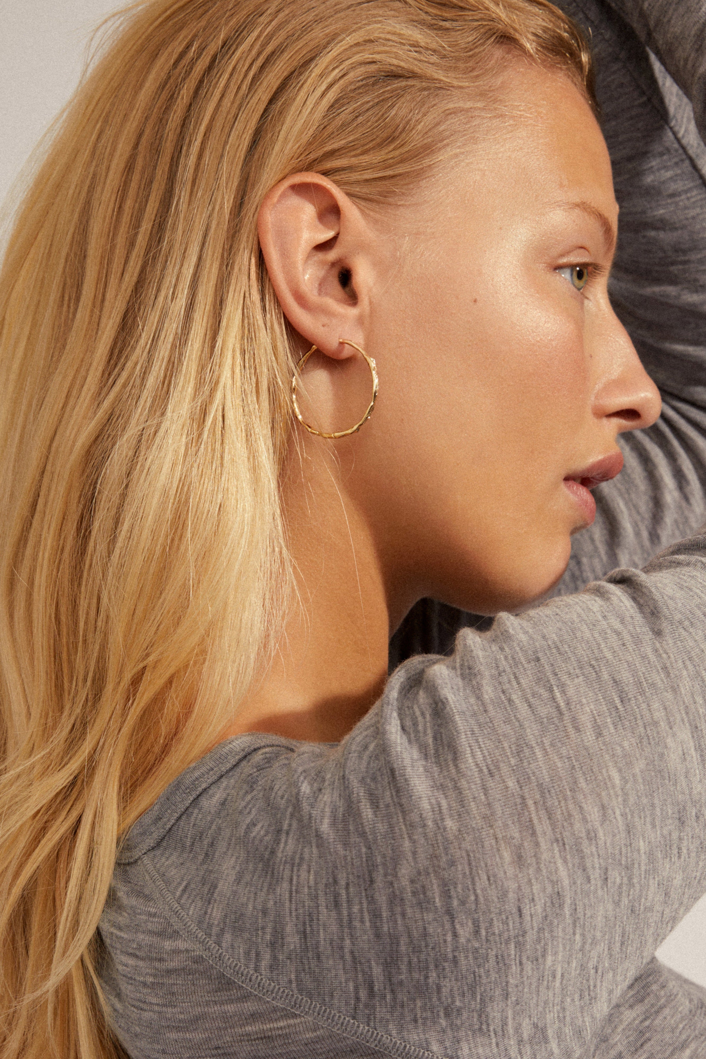 Eddy Organic Shaped hoops, maxi - forgyldt